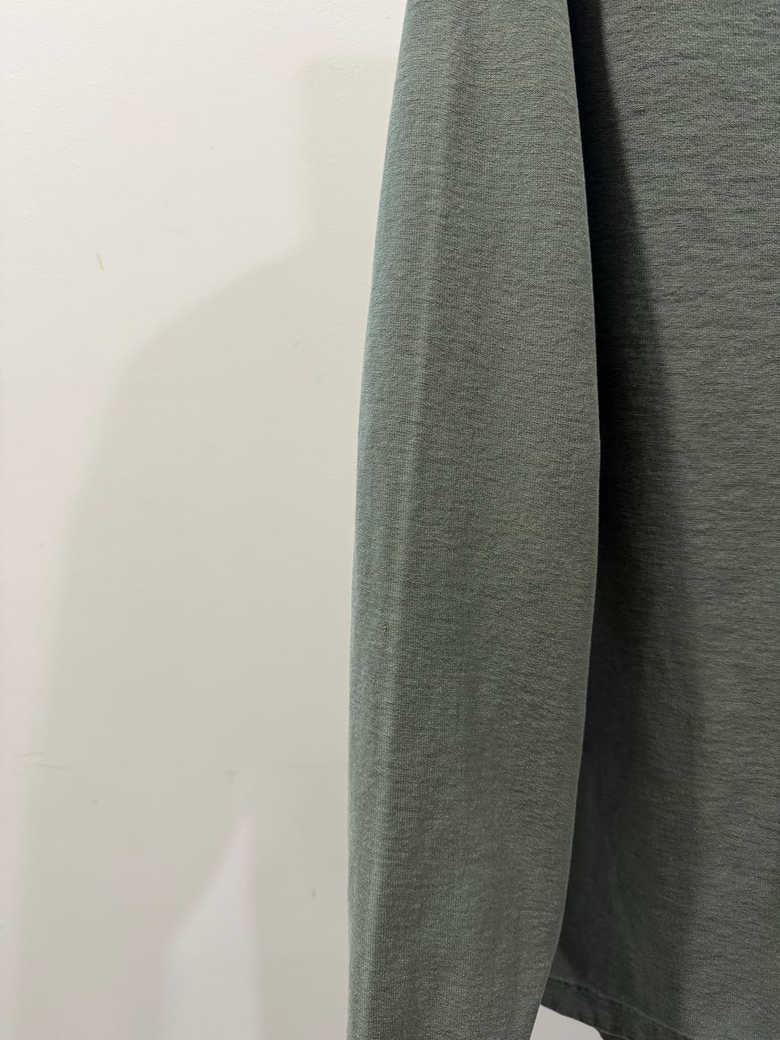 [새상품급-M] KITH 키스 롱슬리브 퀸 티셔츠 상품이미지3
