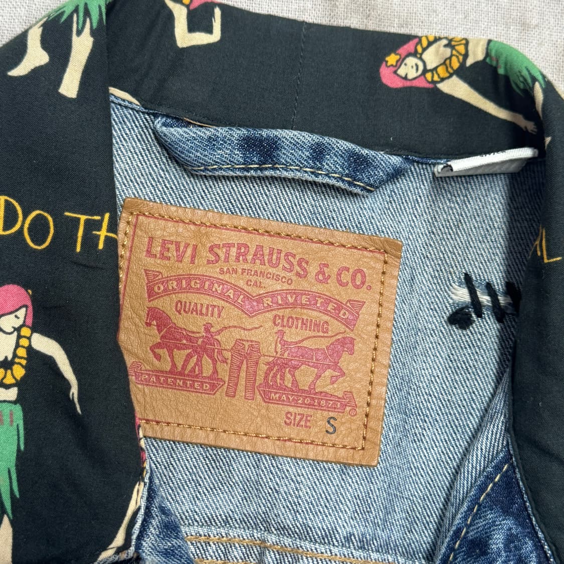 리바이스 하와이 배색카라 데미지 데님자켓 S 상품이미지7