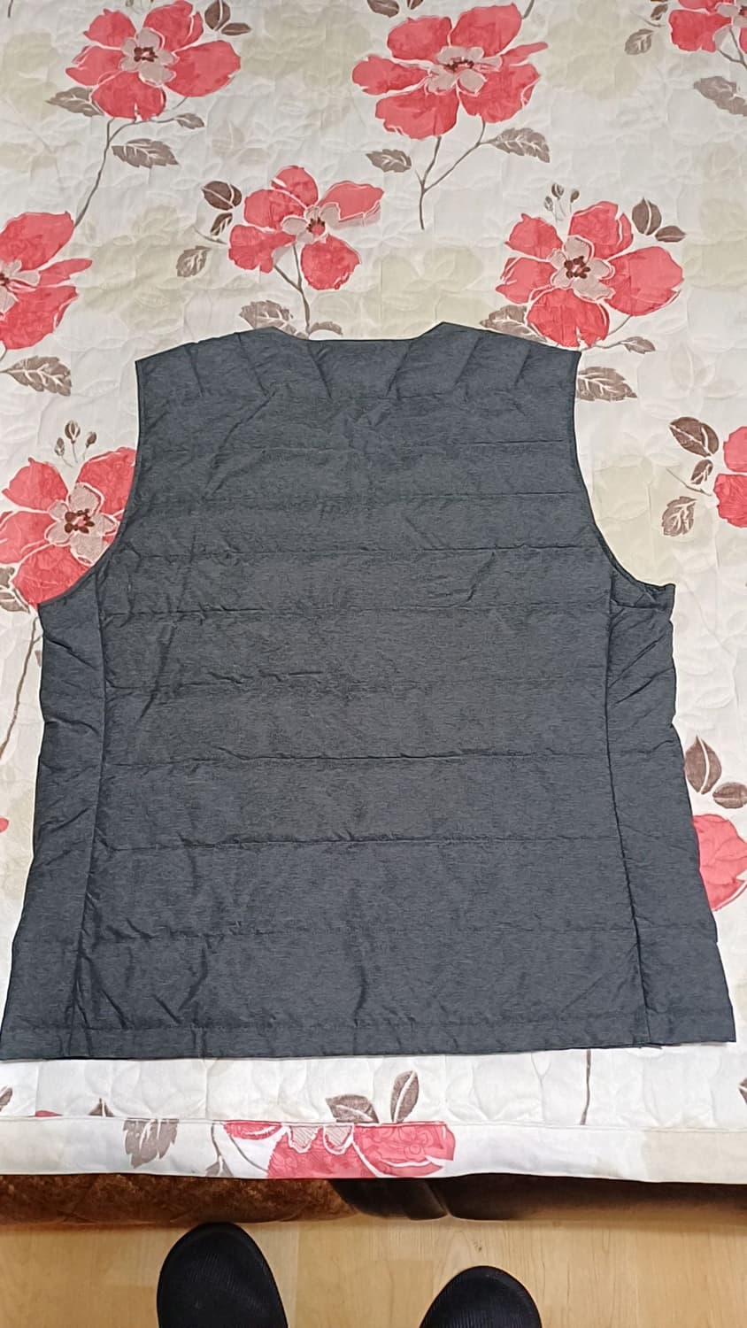 디자인유나이티드 초경량구스조끼 110 가슴57 기장69 상품이미지4