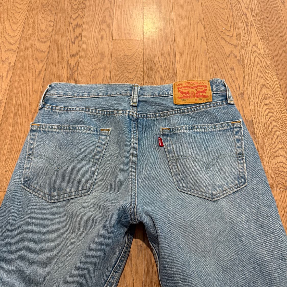 levi’s 502 스트레이트 핏 연청 데님팬츠 상품이미지3
