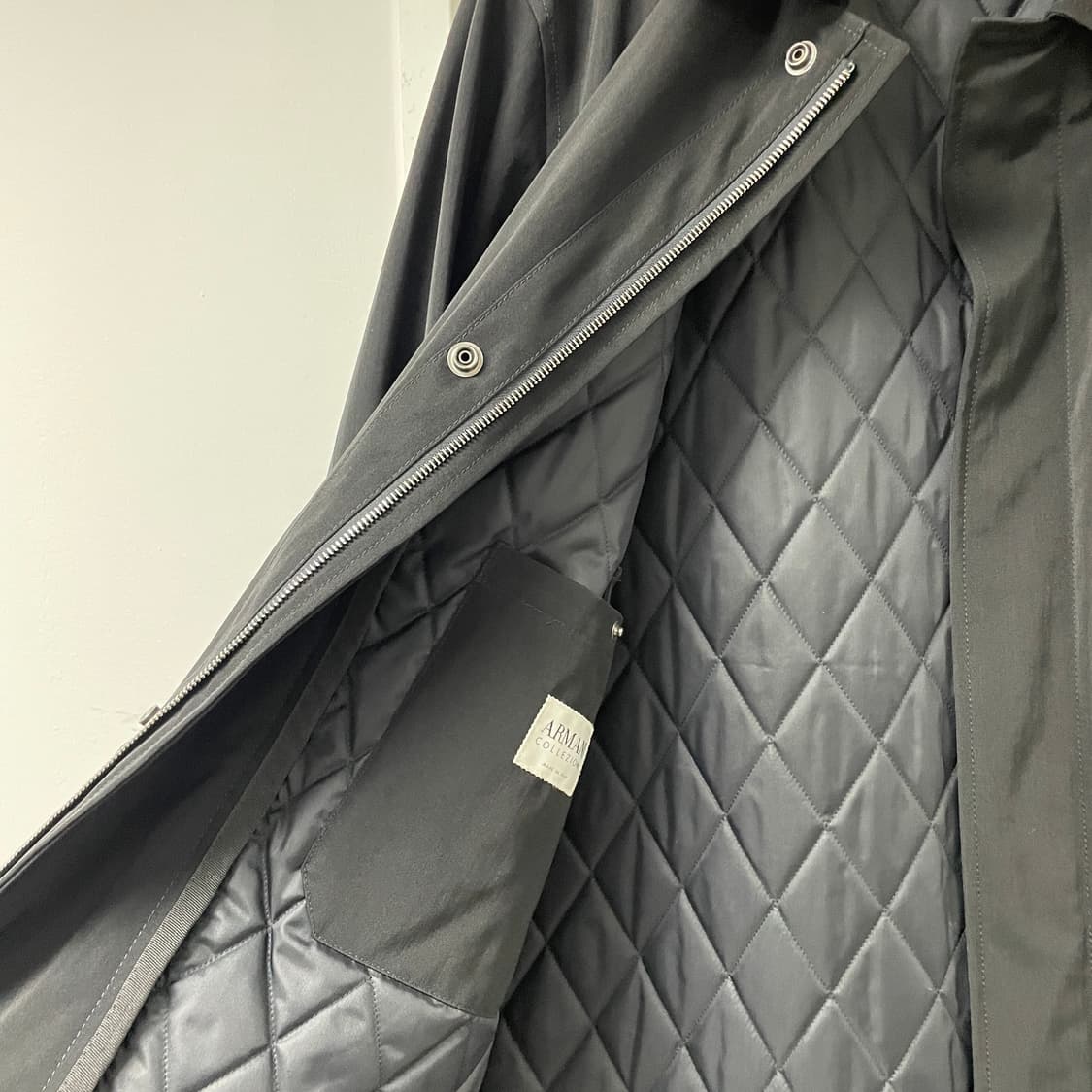 알마니꼴레지오니 누빔 블랙 코트 52 상품이미지4