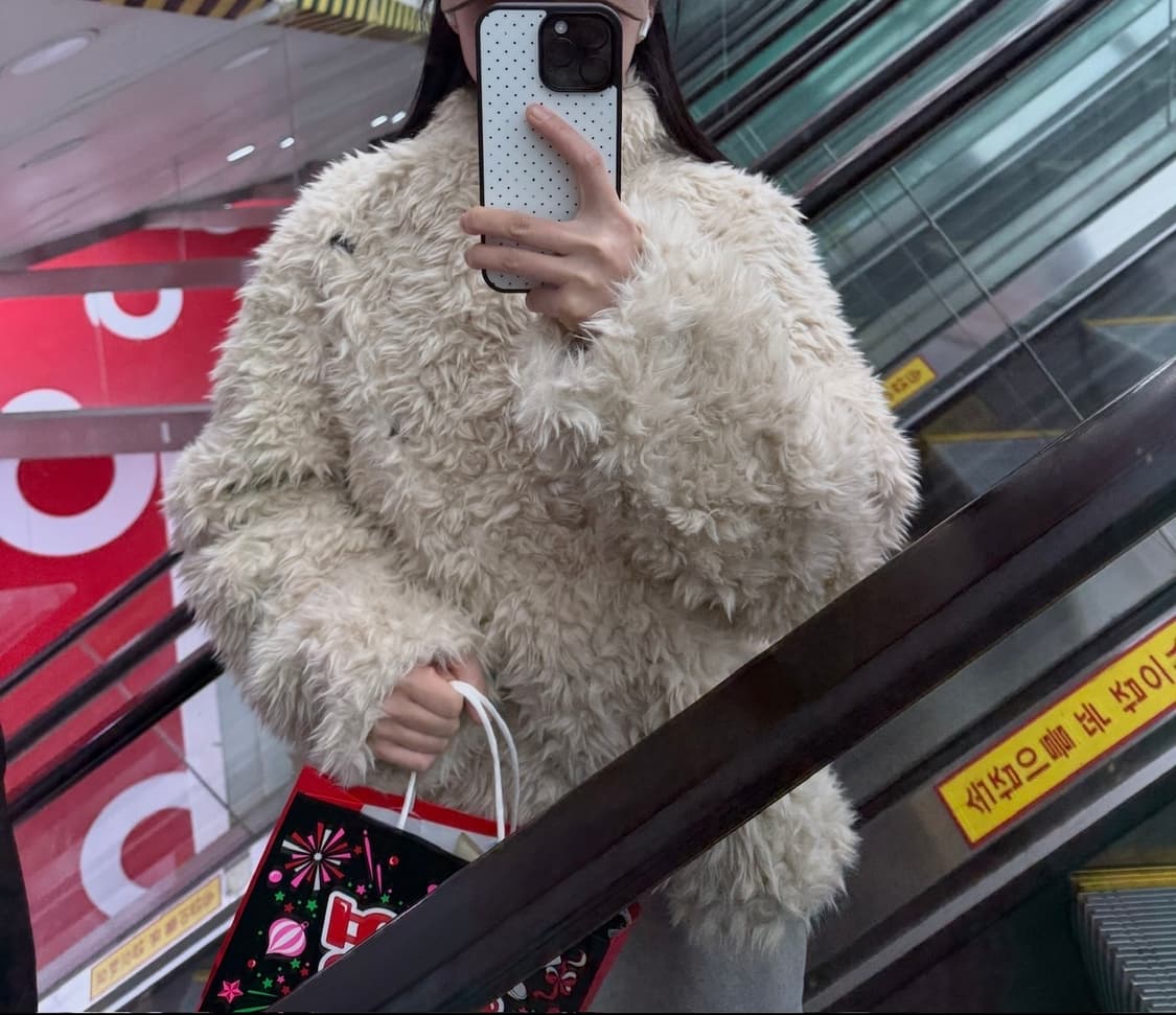 덤블 무스탕 페이크 퍼 자켓 아이보리 상품이미지3