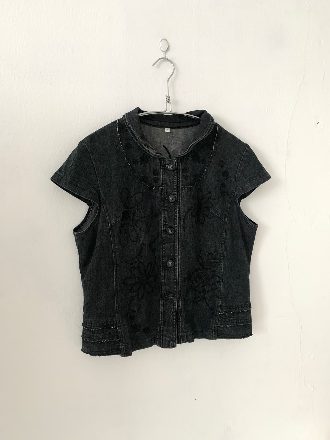 Crochet Detail Dark Wash Denim Vest 상품이미지1