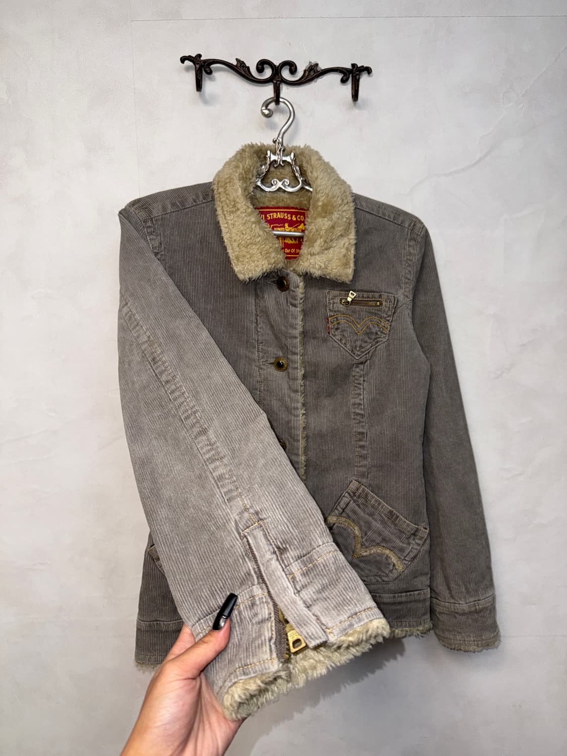 Levi’s gray corduroy fur padded jacket 상품이미지2