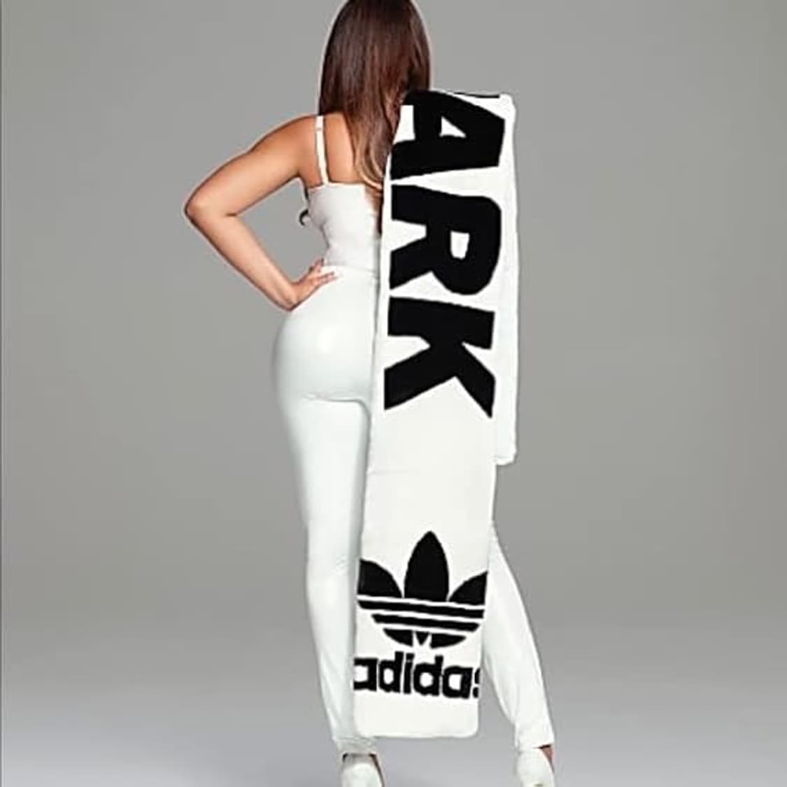 아디다스 x 아이비파크 리미티드 인조 퍼 스카프 상품이미지8