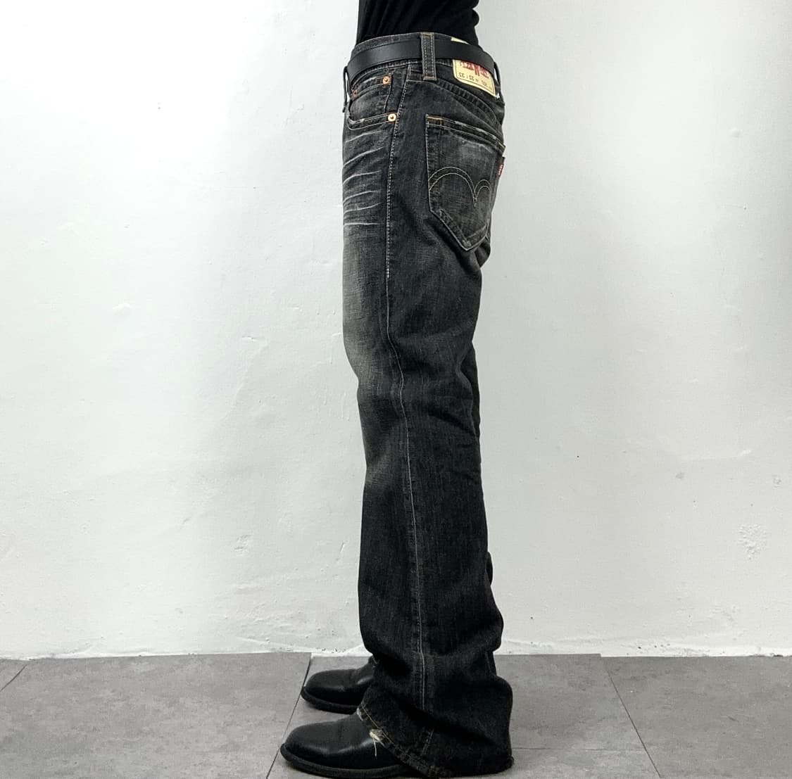 Levi’s 507 Distressed Black Bootcut Jean 상품이미지3