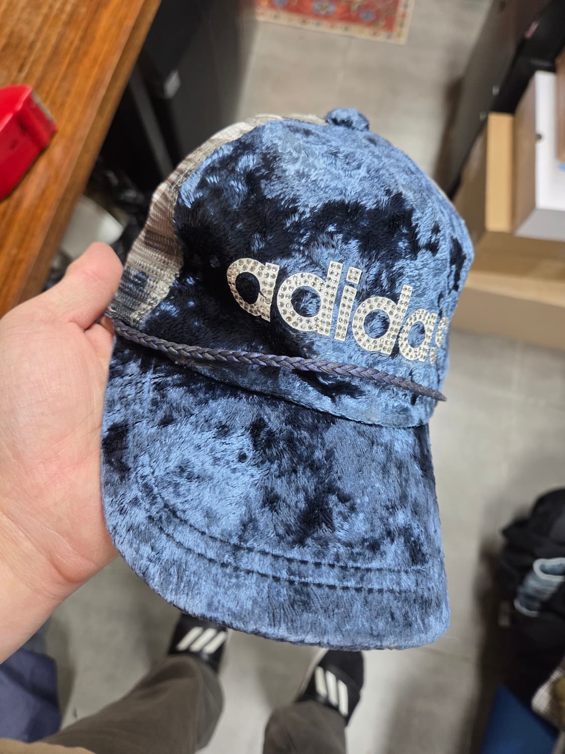 아디다스 올드스쿨 빈티지 벨루어 카모메쉬 큐빅로고 모자 프리 상품이미지6