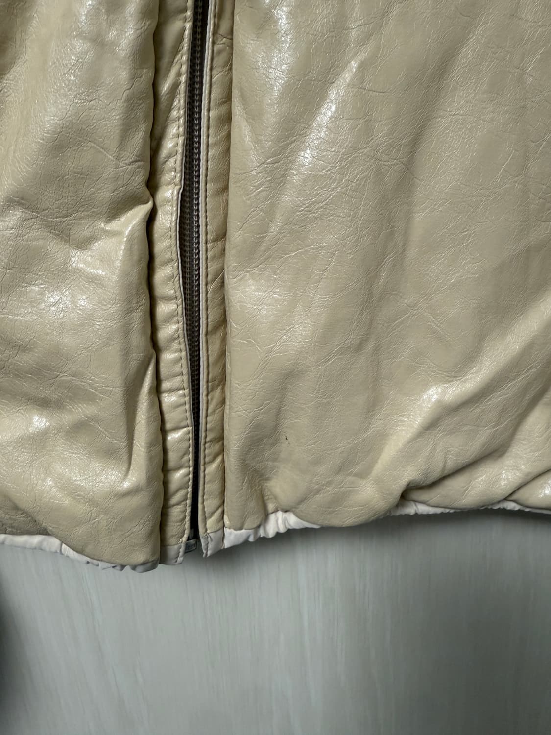 아모멘토 비건 레더 패딩 베이지 03 상품이미지6