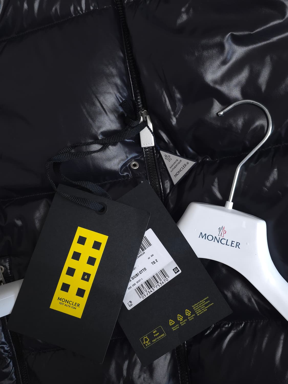 [2] 몽클레어 알릭스 22FW 알몬드 패딩 블랙 상품이미지4