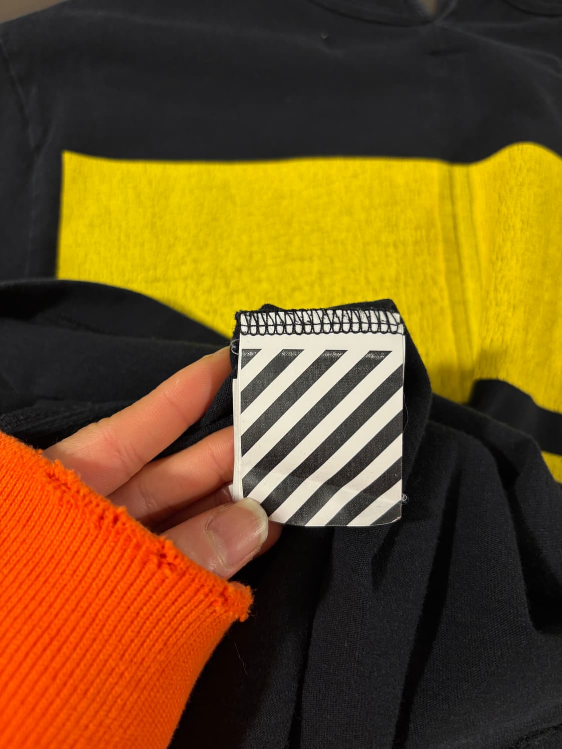 오프화이트 반팔  상품이미지8