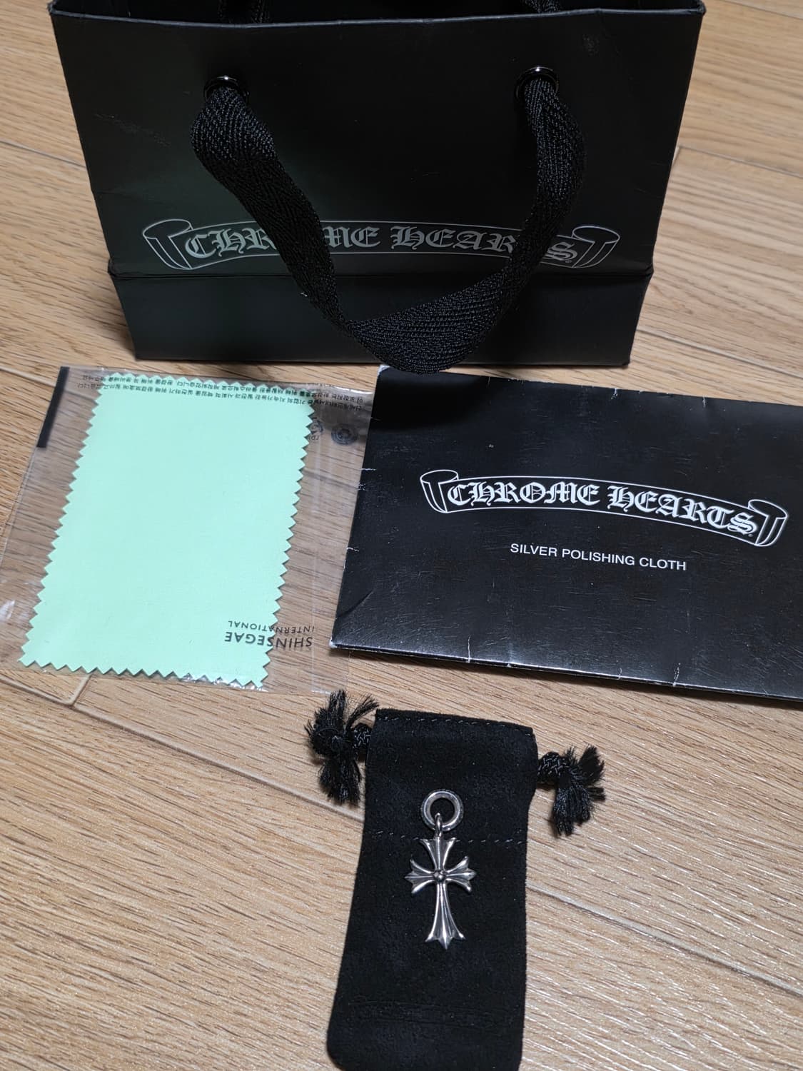 크롬하츠 타이니크로스 펜던트 상품이미지1