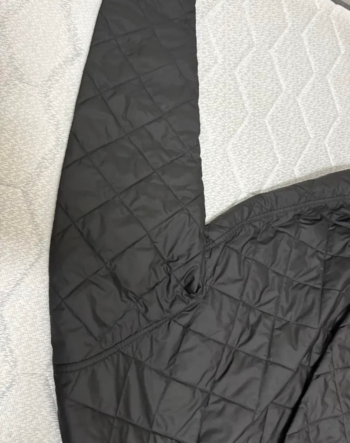 파타고니아 다이아몬드 퀼티드 봄버 후드 블랙 L 상품이미지6