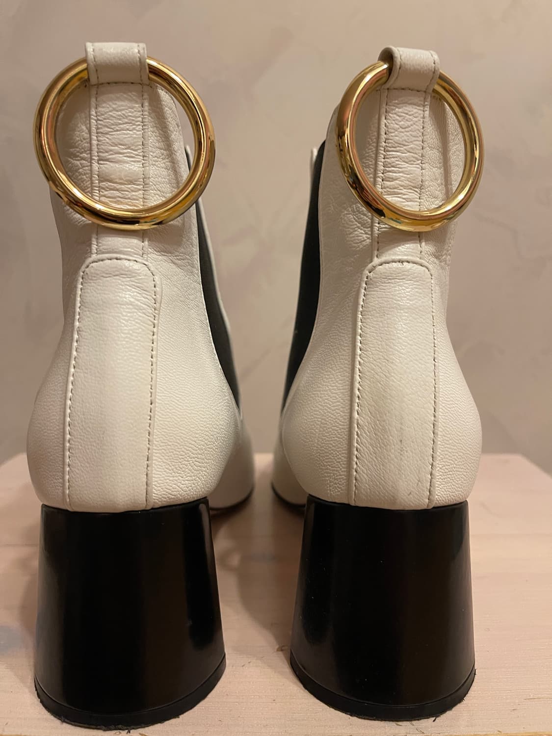 슈콤마보니 골드링 화이트 첼시부츠 380 (245) 상품이미지2