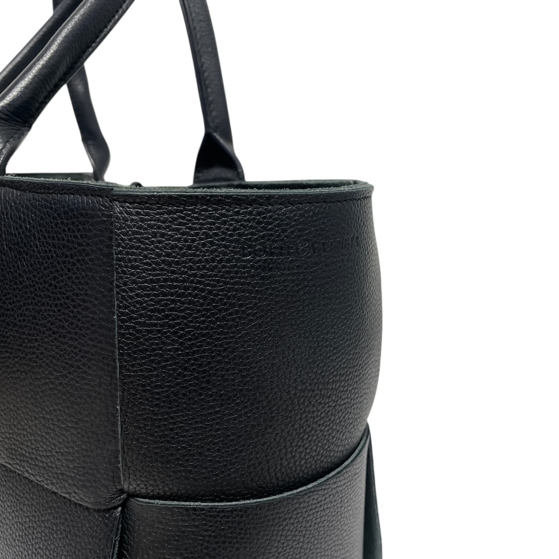보테가베네타 652867 블랙 카프스킨 아르코 스몰 토트백H00265 상품이미지4