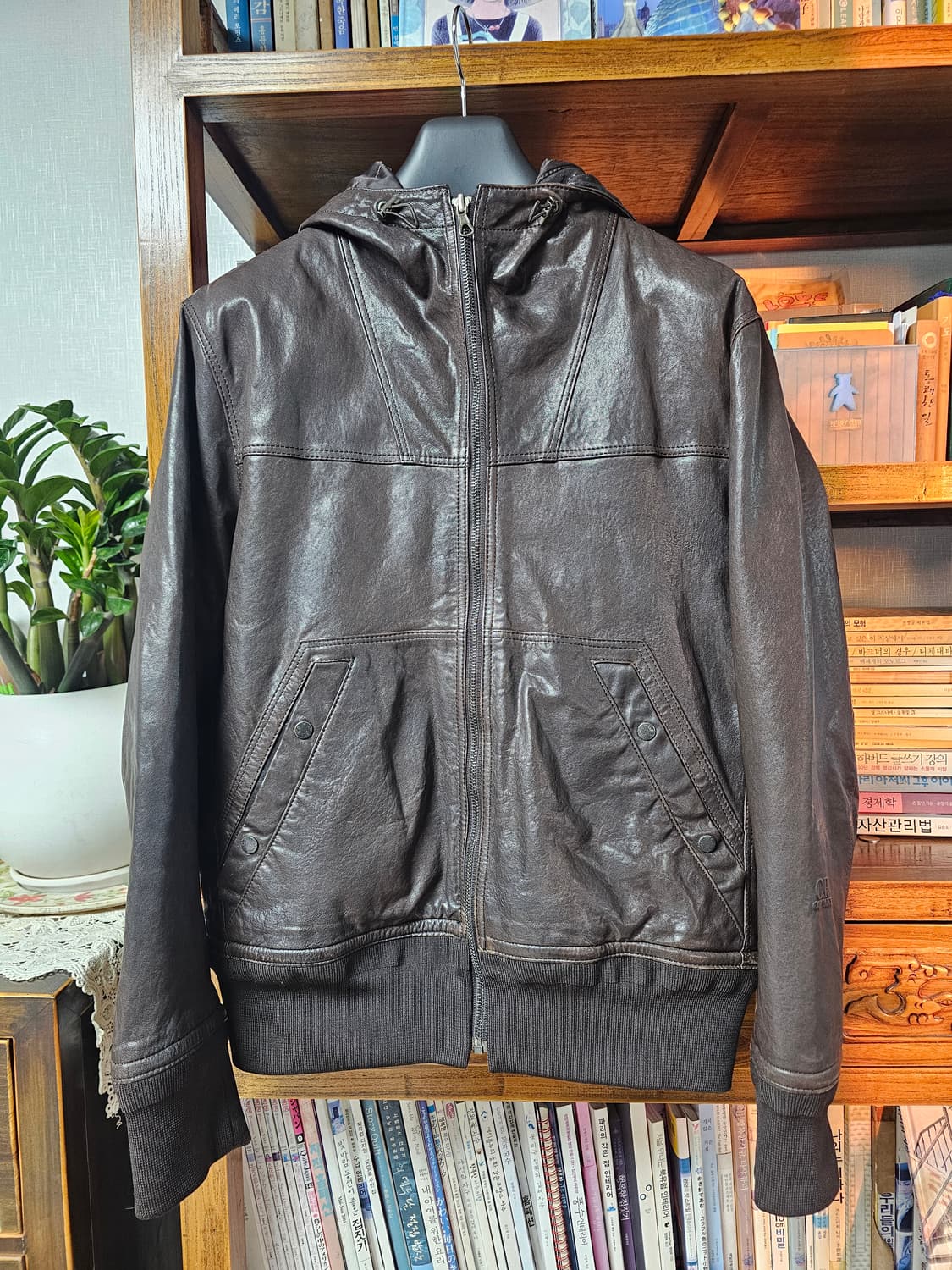 씨피 CP컴퍼니 가죽 후드 퀼팅 자켓 100 팔아요 정품 패딩 상품이미지2