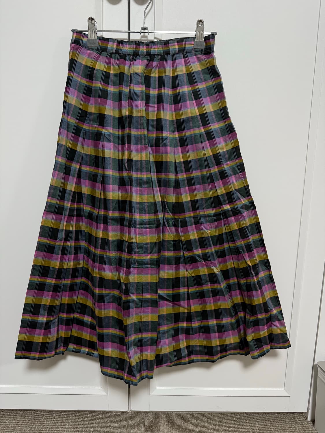 [버버리] 체크패턴 롱스커트 상품이미지1