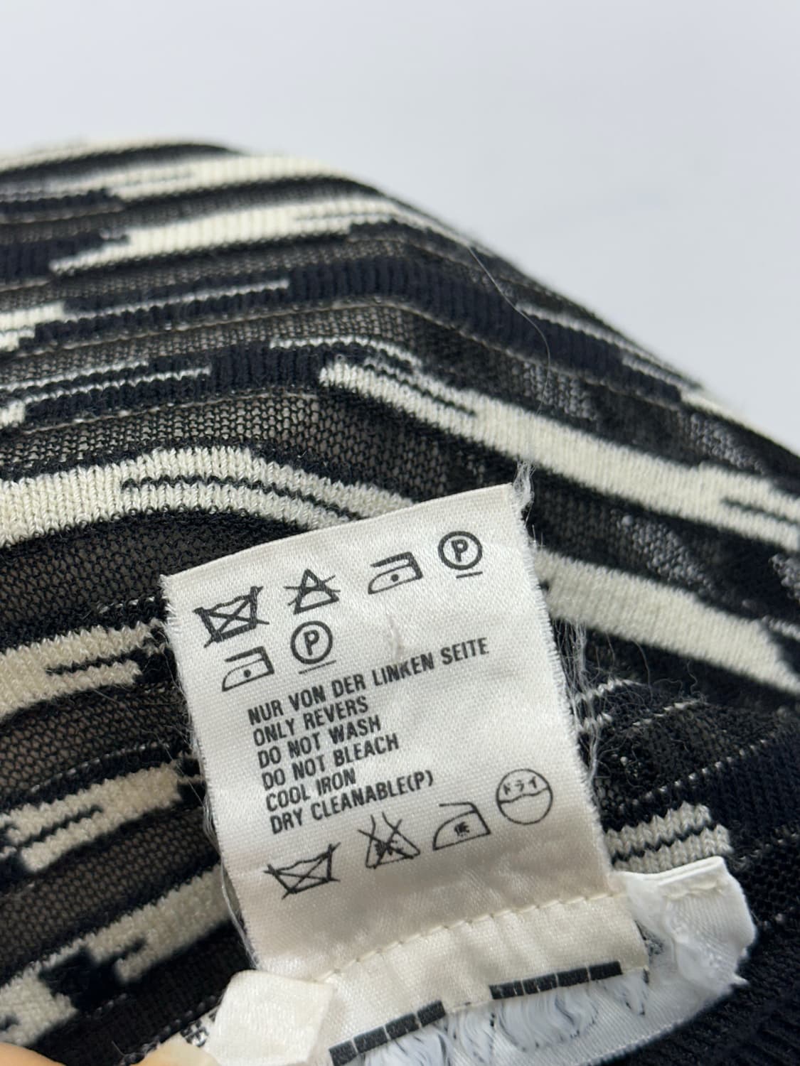 에스까다 블랙 앤 화이트 가디건 상품이미지9