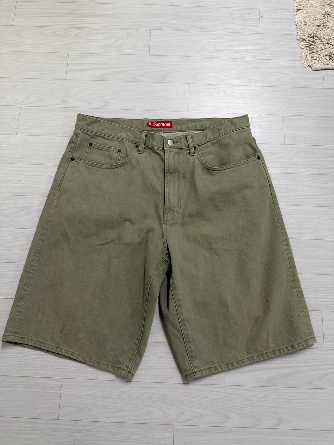 Supreme 슈프림 배기 쇼츠 카키색상 36사이즈 상품이미지1