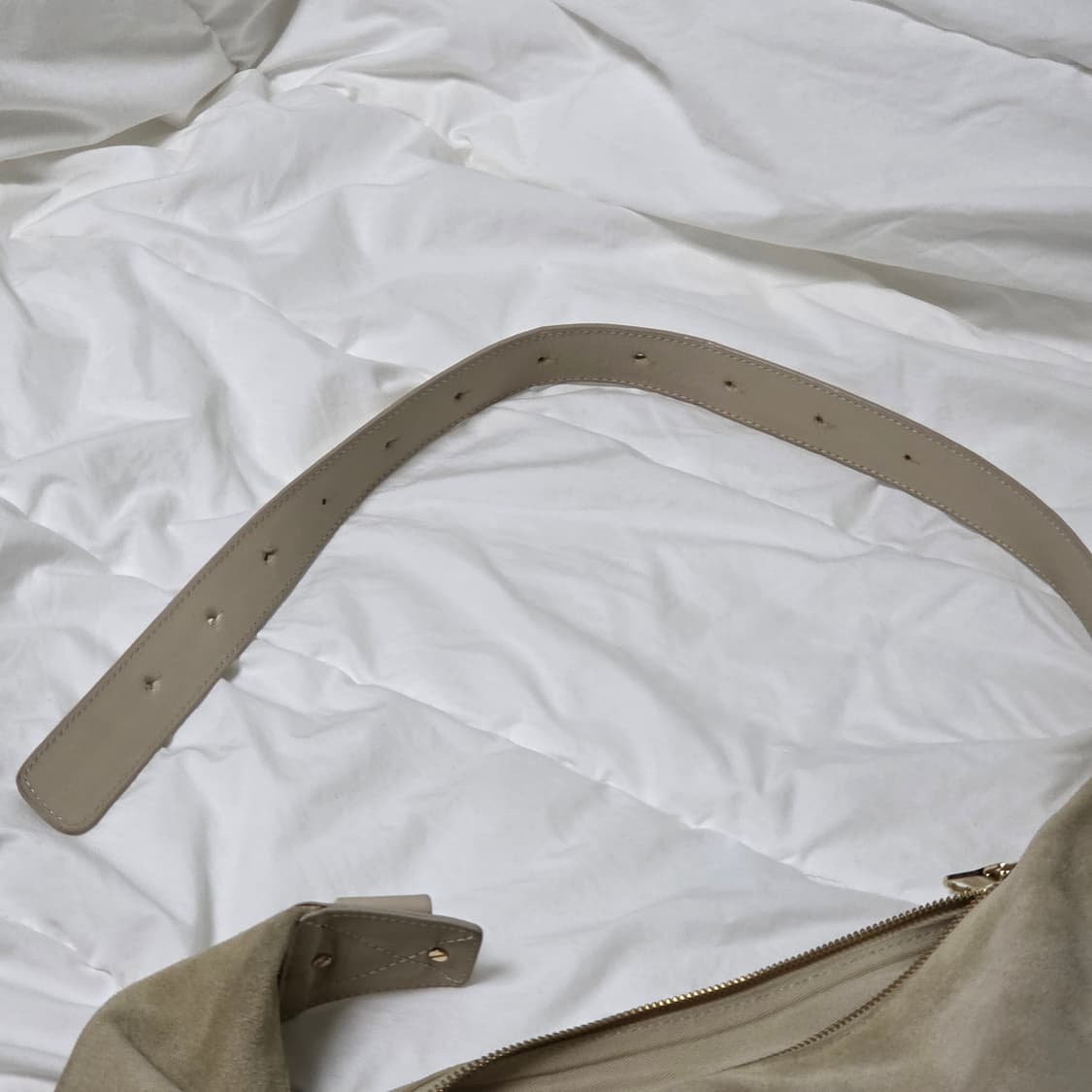 아르켓 커브드 스웨이드백 베이지 판매합니다. 상품이미지5