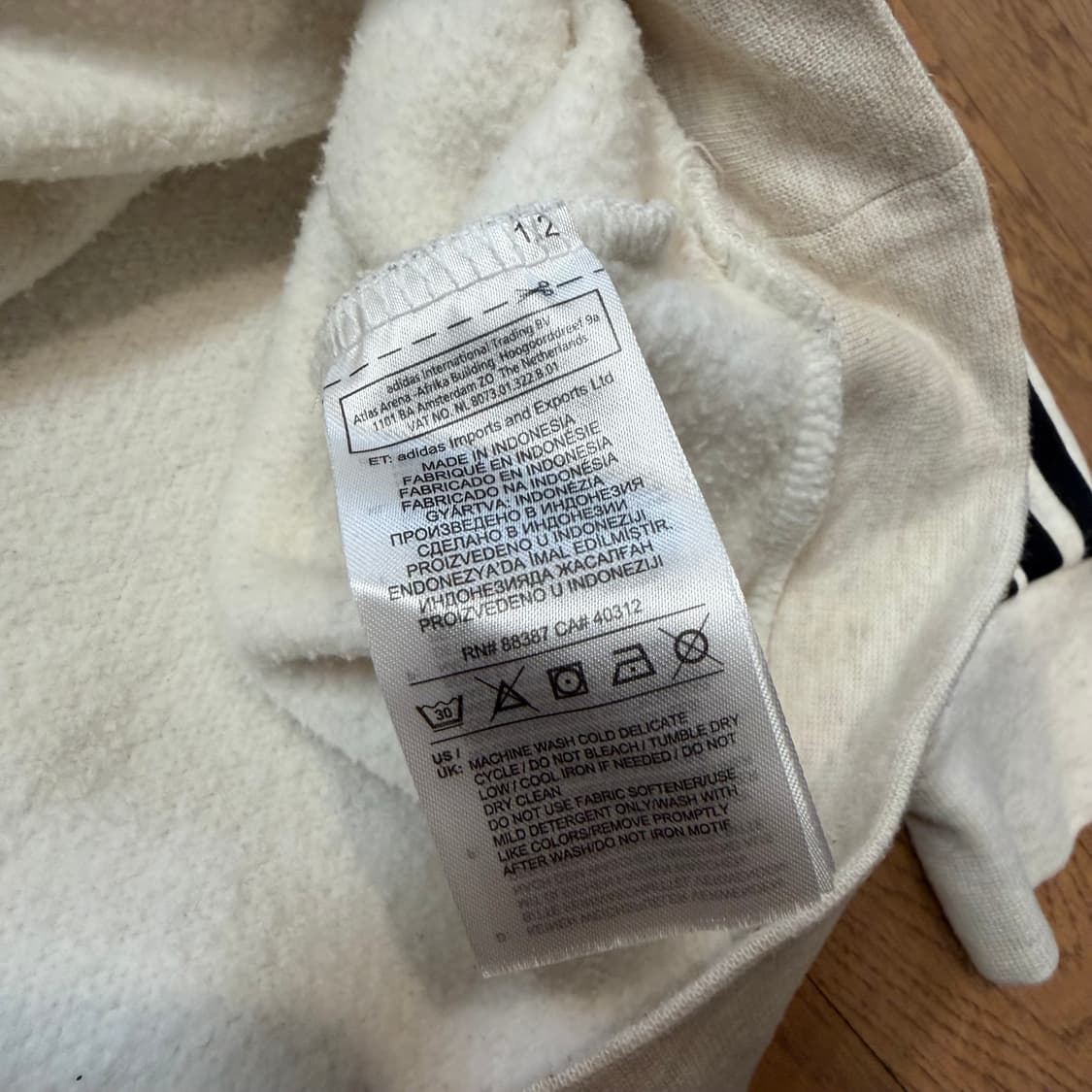 아디다스 센터로고 베이지 맨투맨  상품이미지4