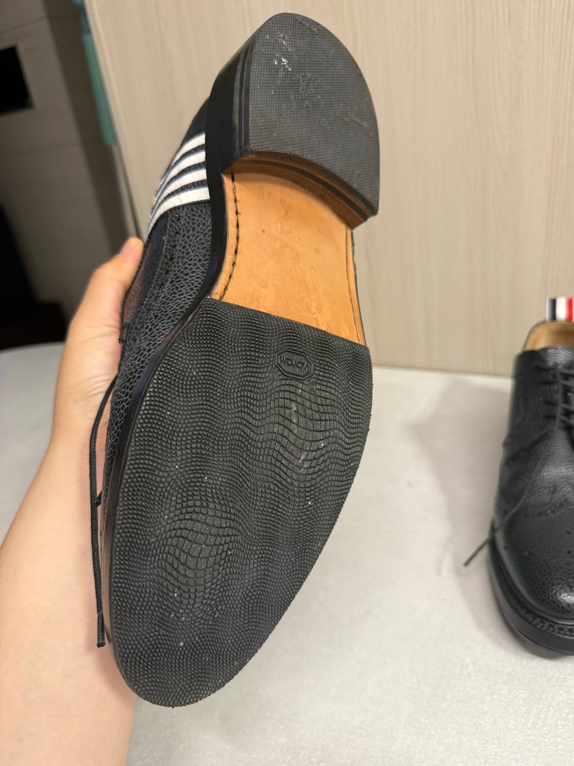 톰브라운 윙팁 285 상품이미지3
