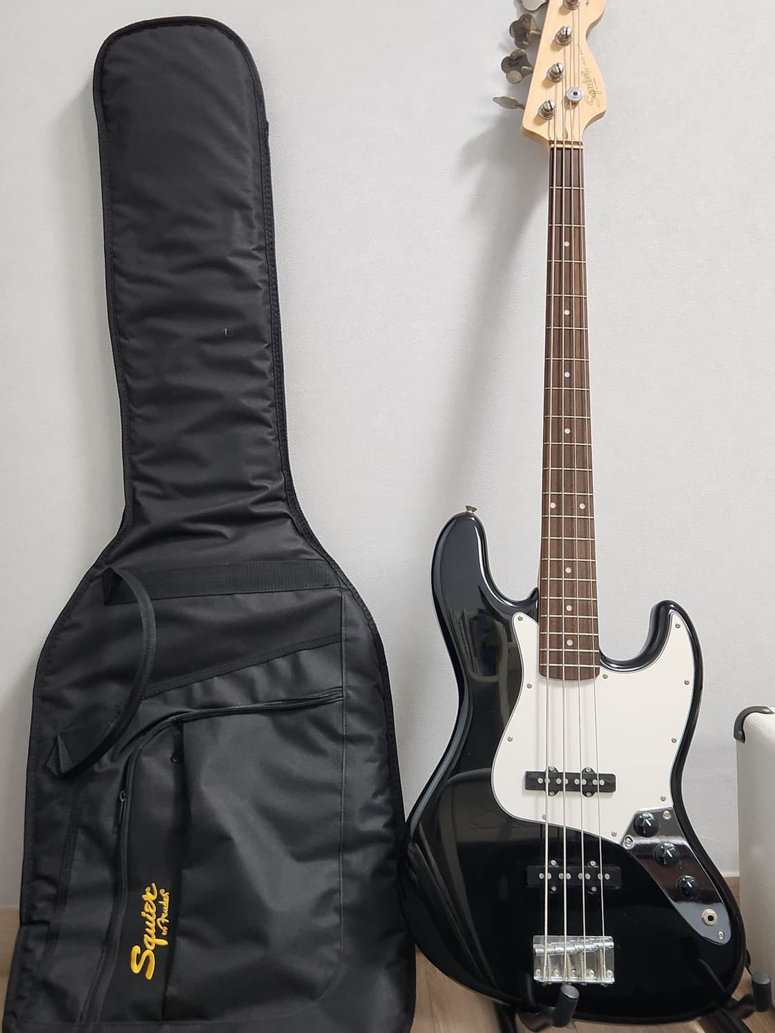 스콰이어 어피니티 재즈 베이스 4현 + 암베스텐 베이스 앰프 상품이미지1