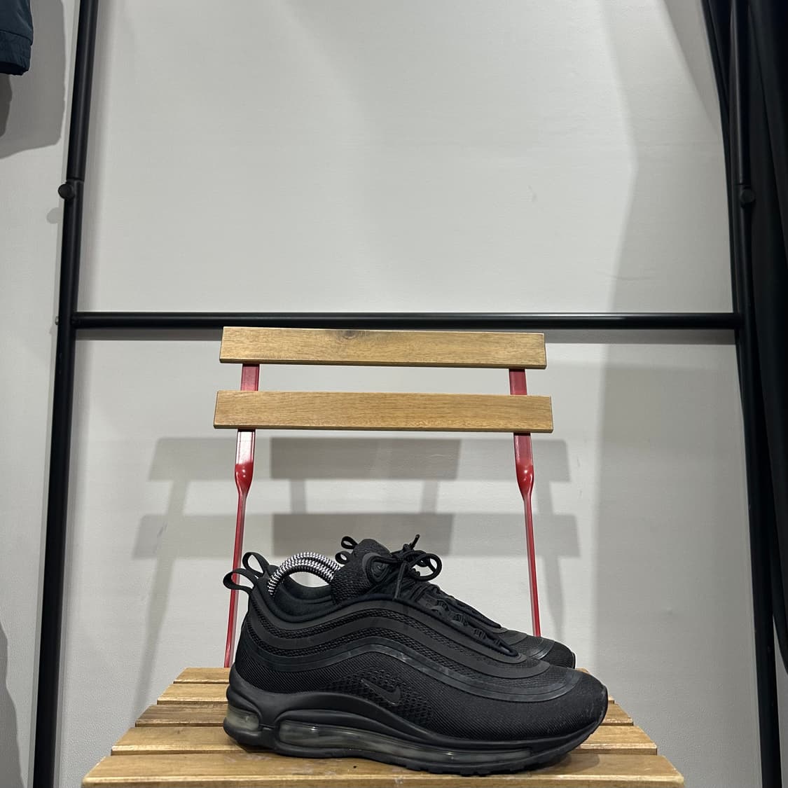 250) 나이키 운동화 남녀공용 신발 에어맥스 97 블랙 상품이미지1