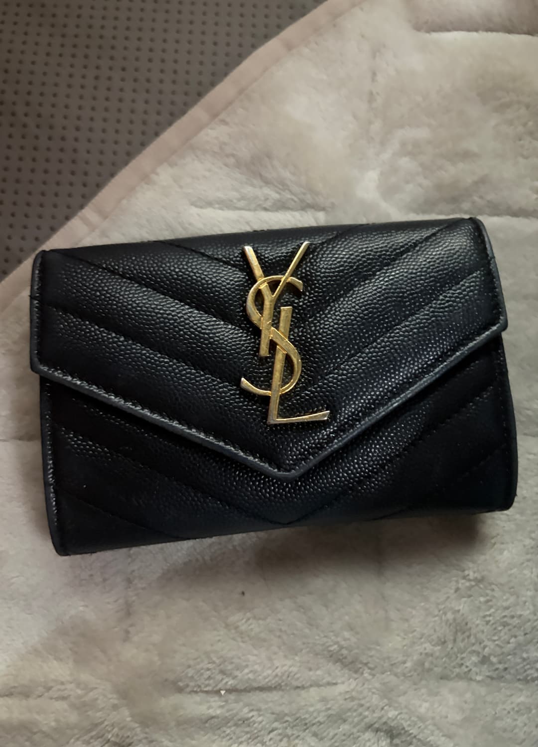 입생로랑 퀄팅 그랑 드 뿌르 금장 지갑 상품이미지1