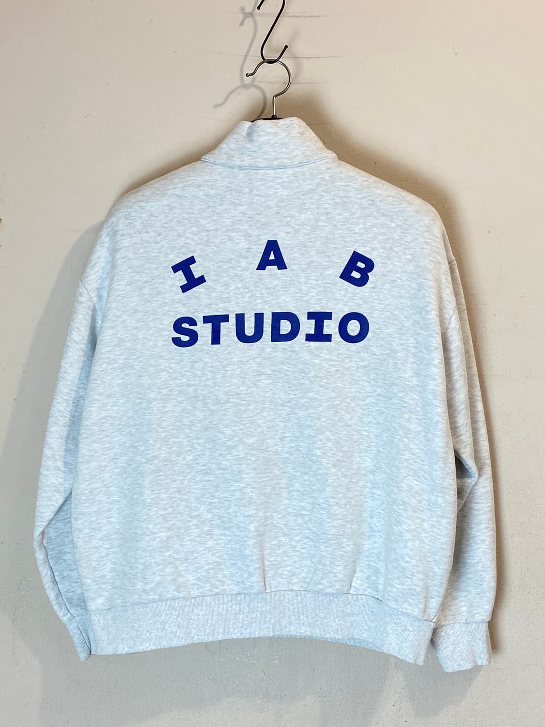 아이엡 스튜디오 하프 집업 스웨트 셔츠 상품이미지4