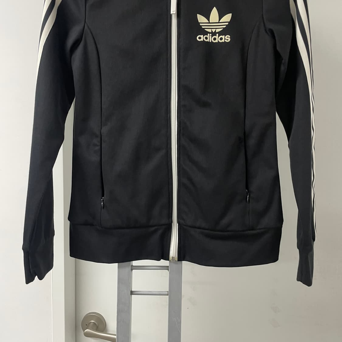 아디다스 유로파 트랙탑 져지 블랙 85(W) 상품이미지3