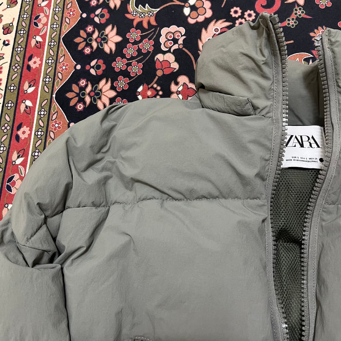 자라 스탠드넥 푸퍼 패딩 점퍼 S/90 상품이미지3