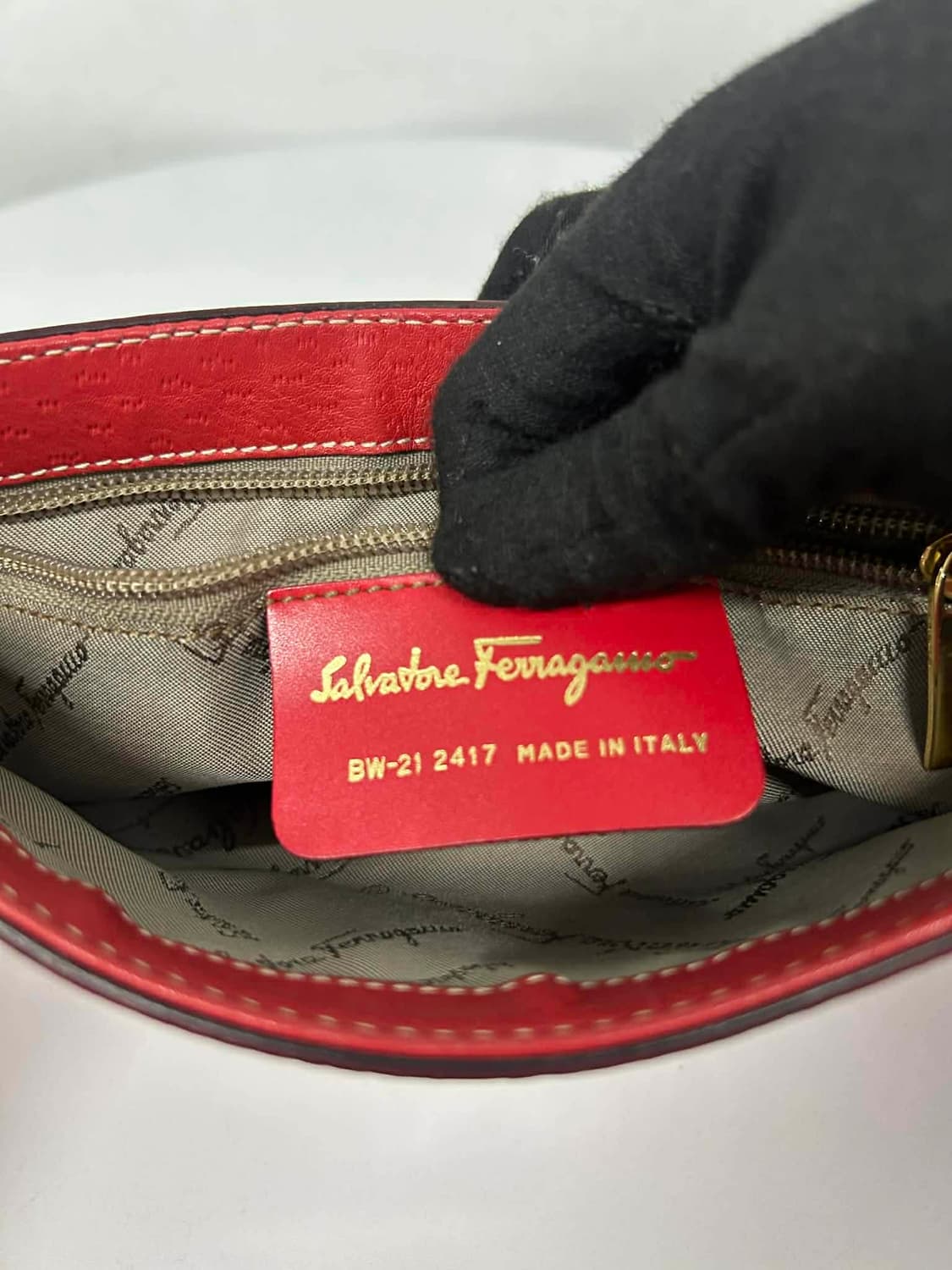 살바토레 페라가모 간치니 플랩 크로스백 상품이미지8