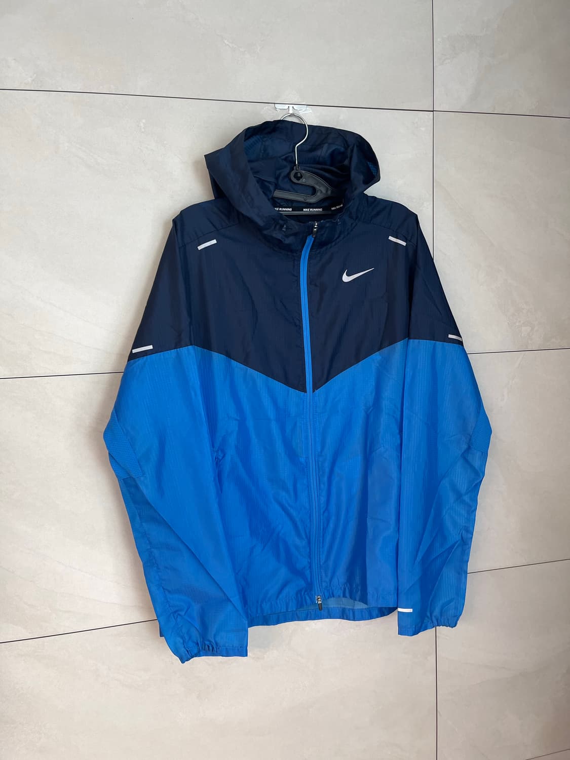 나이키 러닝 바람막이 (L size)  상품이미지2