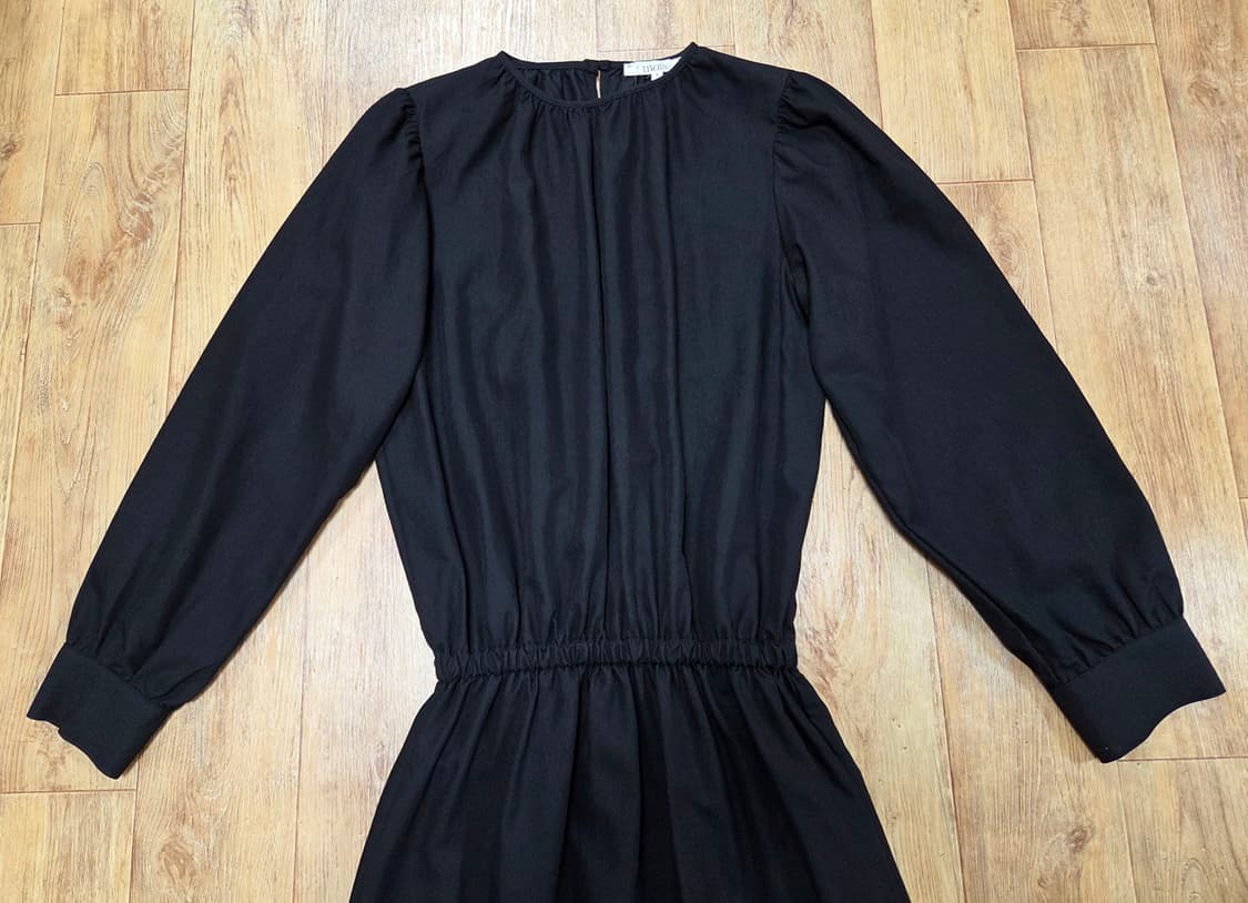 마이스(MAIS) 루즈핏 밴딩 셔링원피스 프리사이즈 새상품 상품이미지6