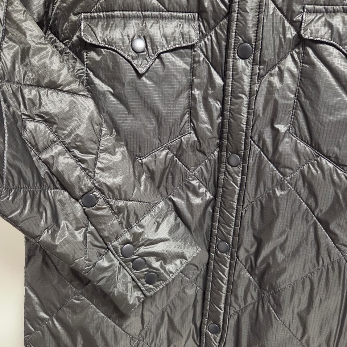 Diesel 디젤 경량패딩 셔켓 M-L(95-100) 상품이미지3