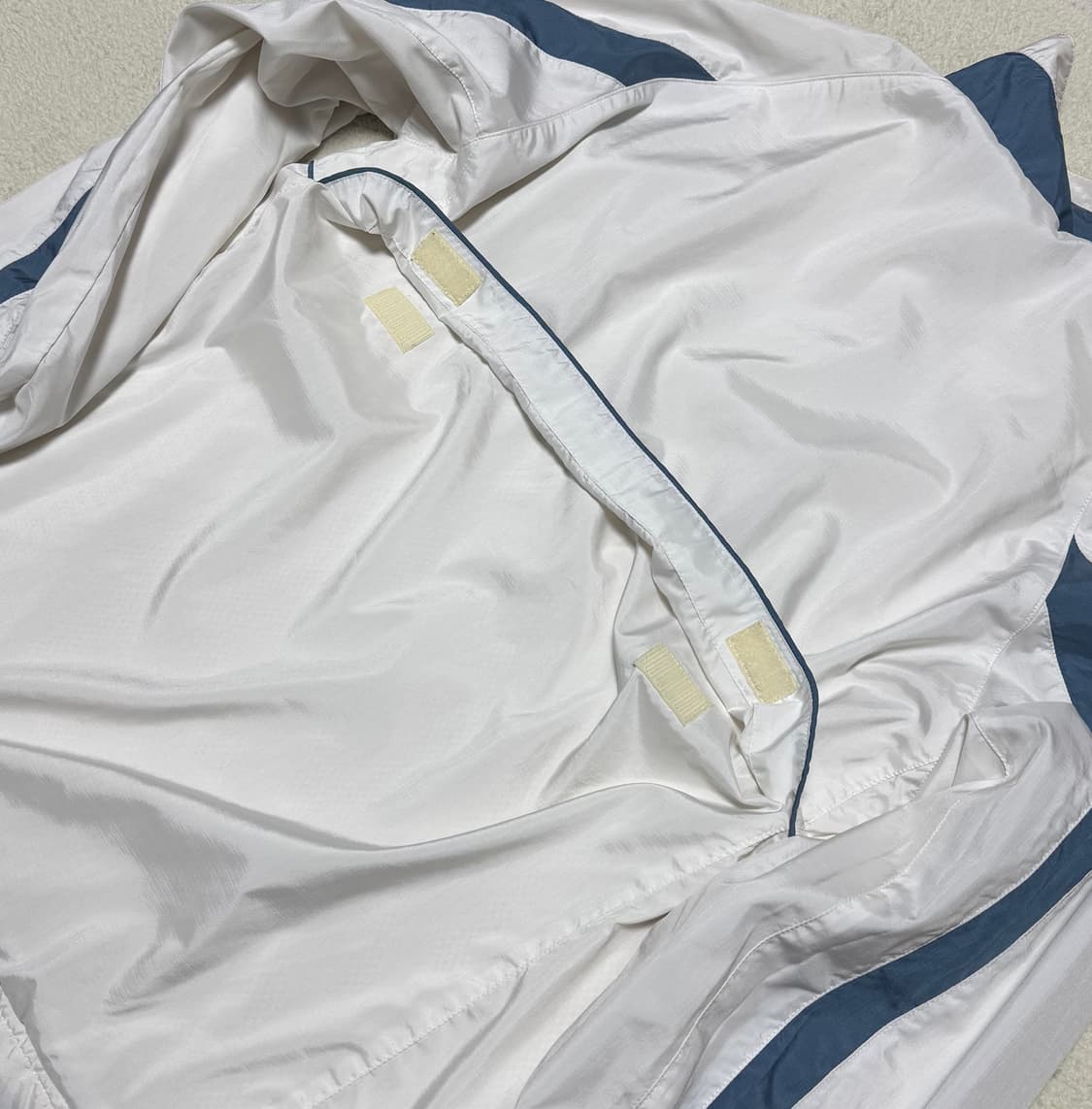 나이키 일본 시나모롤 화이트 바람막이 상품이미지9