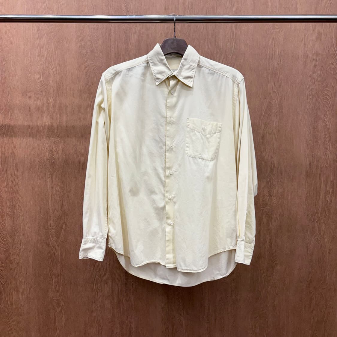 엠포리오 아르마니 코튼 긴팔 셔츠 클래식 스탠다드 카라 디테일 옐로우 상품이미지2