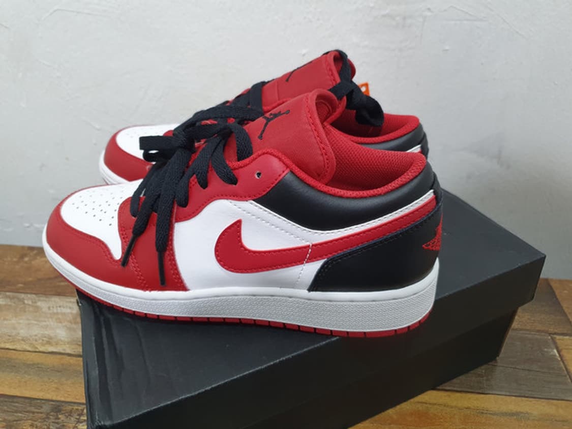 NIKE 나이키 에어조던 1 로우 화이트 짐레드 새상품 (240MM) 상품이미지4