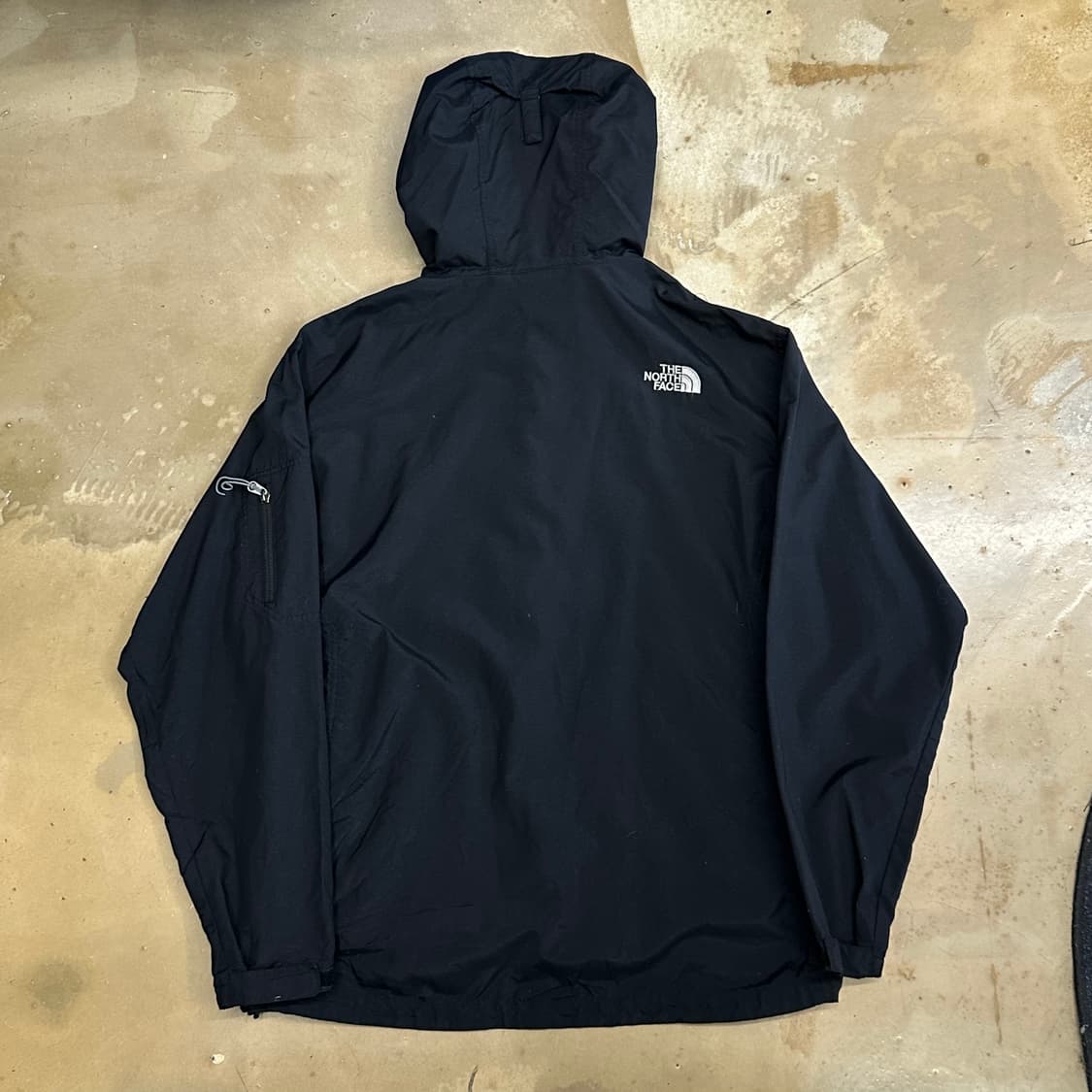 100 노스페이스 암포켓 블랙 후드 바람막이 상품이미지3