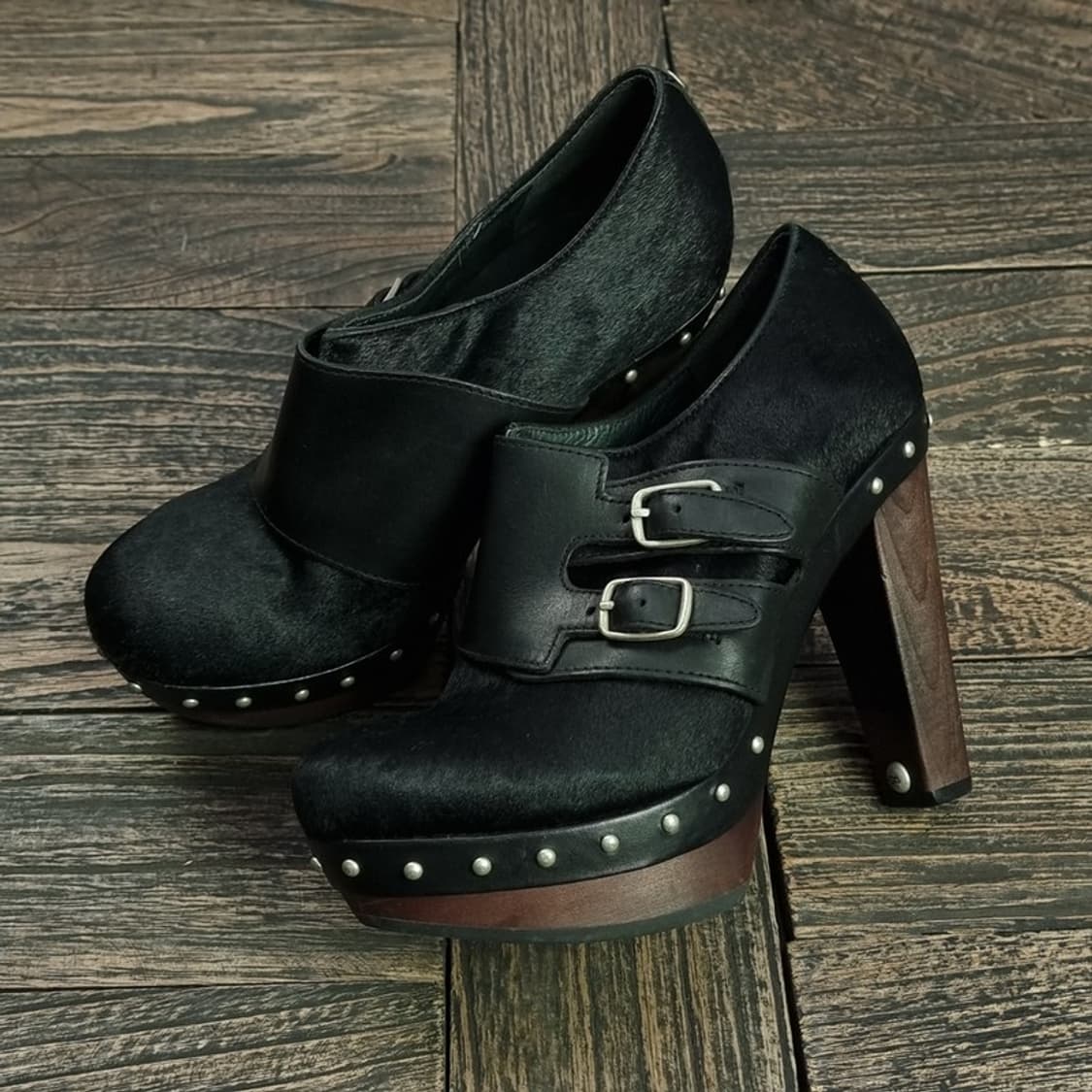 [어그] (새상품) 펑크 스터드 송치 펌프스 힐 M17122 상품이미지1