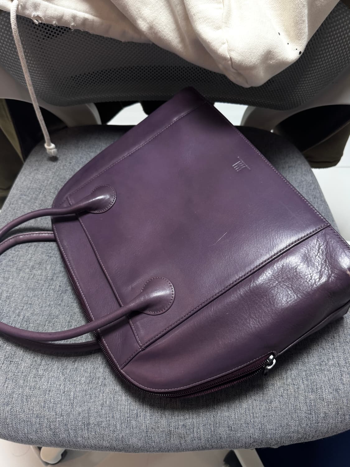 이세이미야케 가죽 토트백 퍼플 상품이미지2