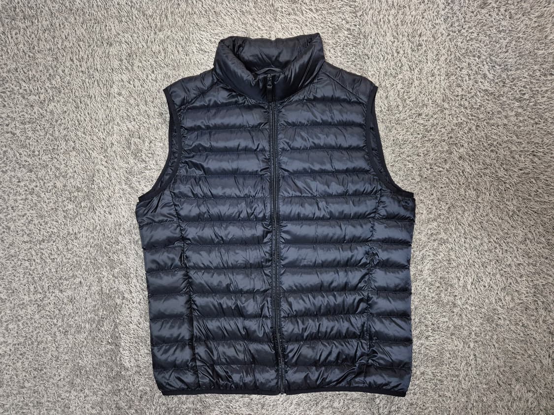 유니클로 남성 경량 다운 패딩 조끼 L 상품이미지1
