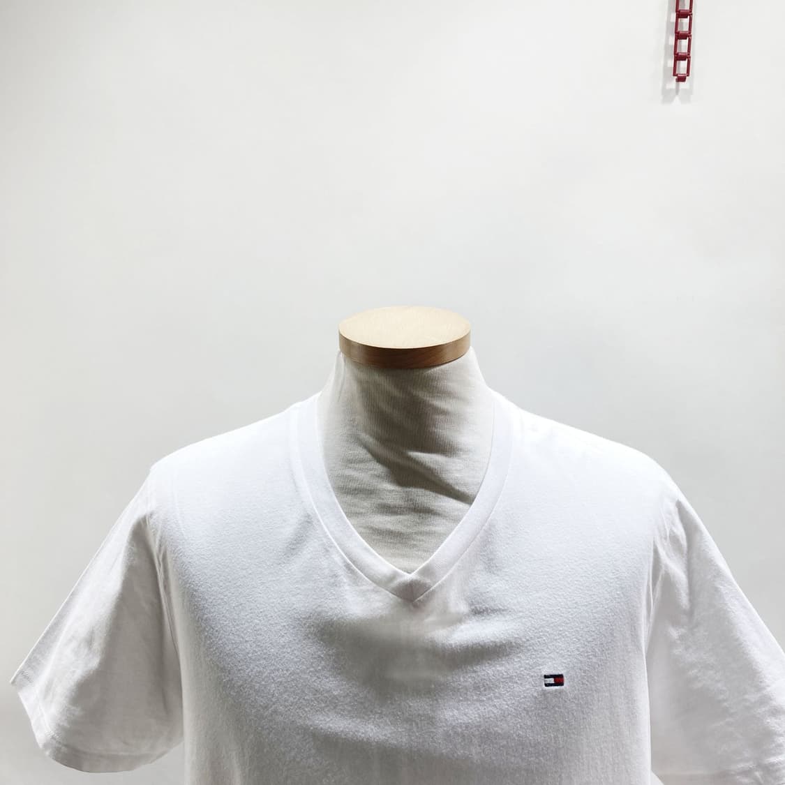 타미힐피거 브이넥반팔 면티셔츠 M  상품이미지3