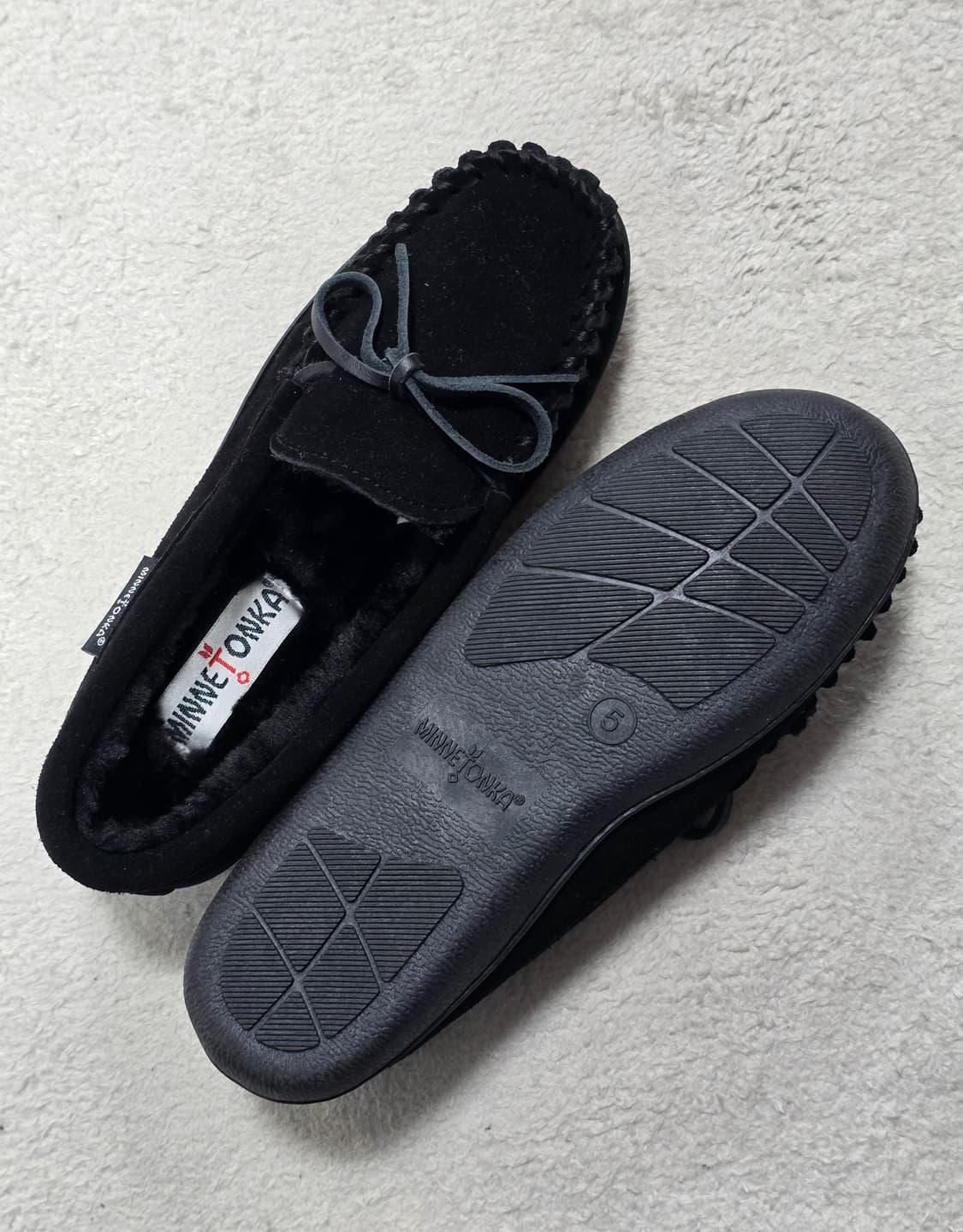 미네통카 킬티 모카신 블랙 스웨이드 5 상품이미지4