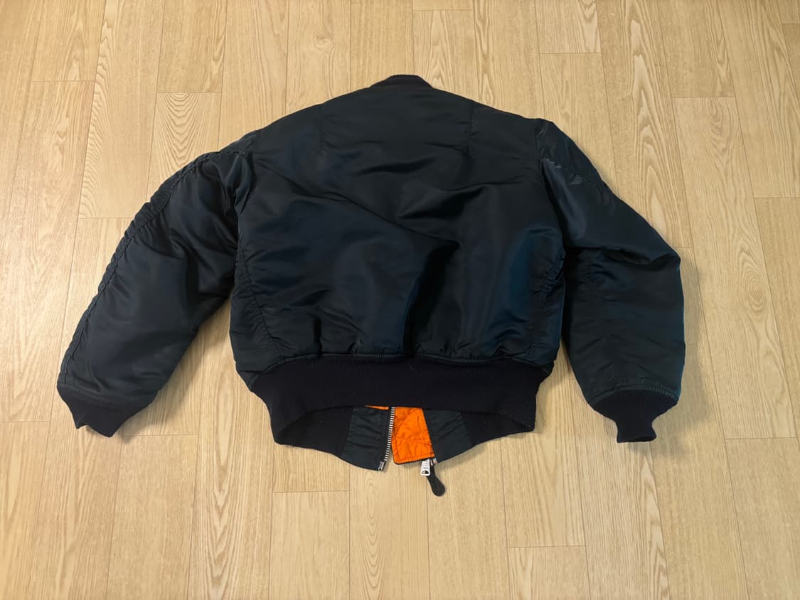 알파인더스트리 Ma-1 Made in USA 네이비 상품이미지2