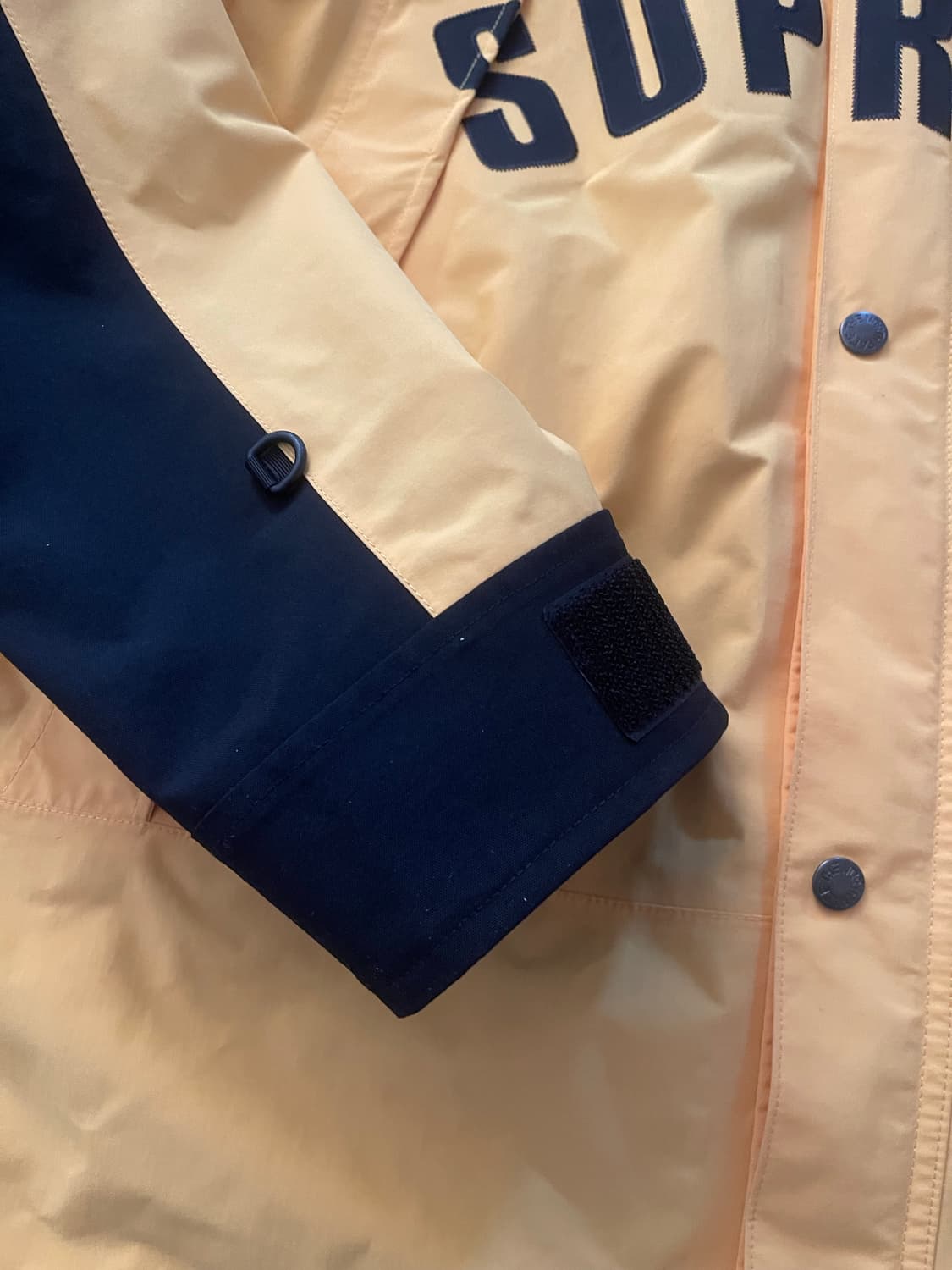 슈프림 19SS x 노스페이스 아크로고 마운틴 파카 상품이미지3