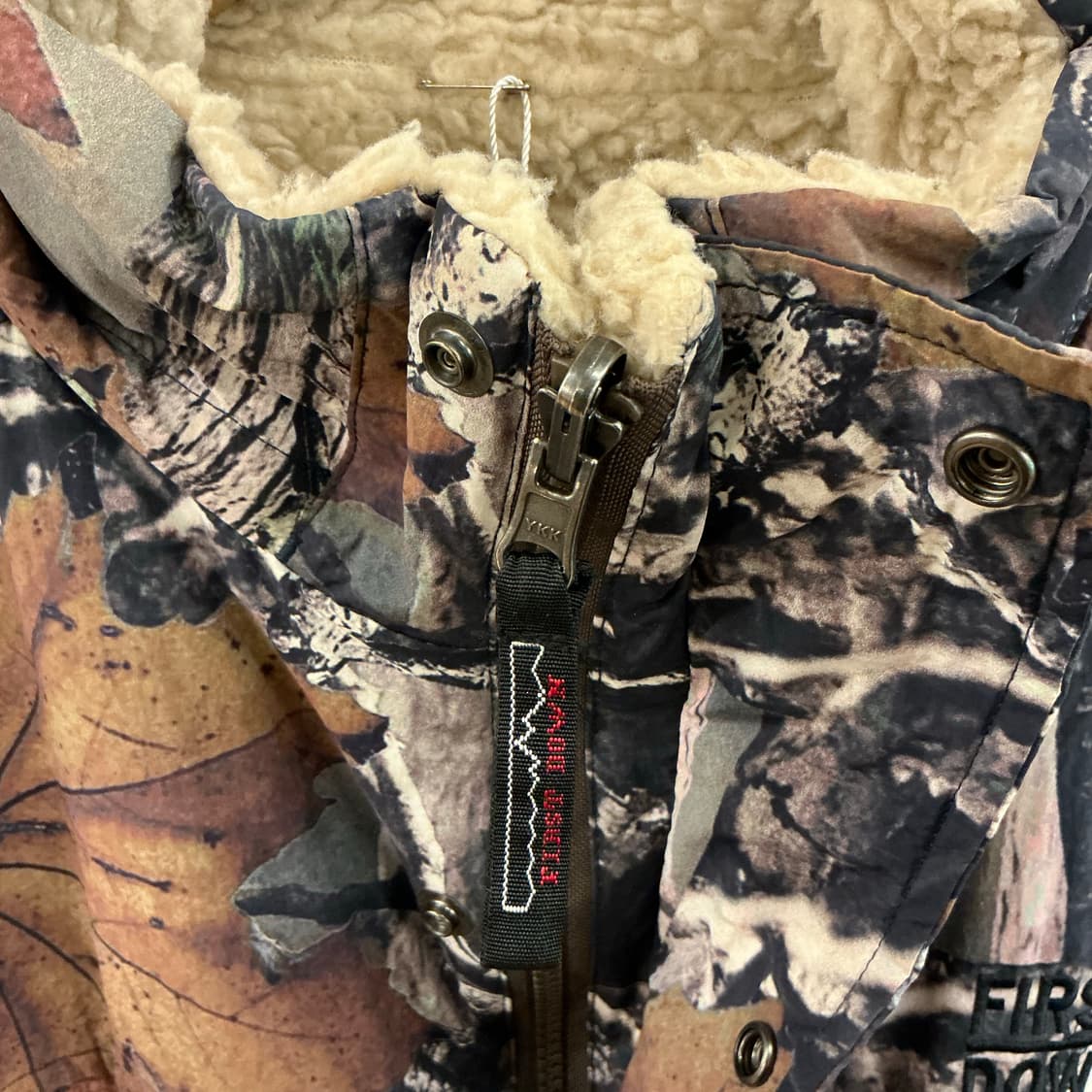 퍼스트 다운X프릭스 스토어 자켓 상품이미지3