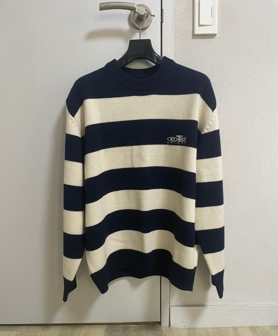 새제품/공용M) 테켓 파자마 스트라이프 니트 네이비 남녀공용 스웨터 상품이미지8