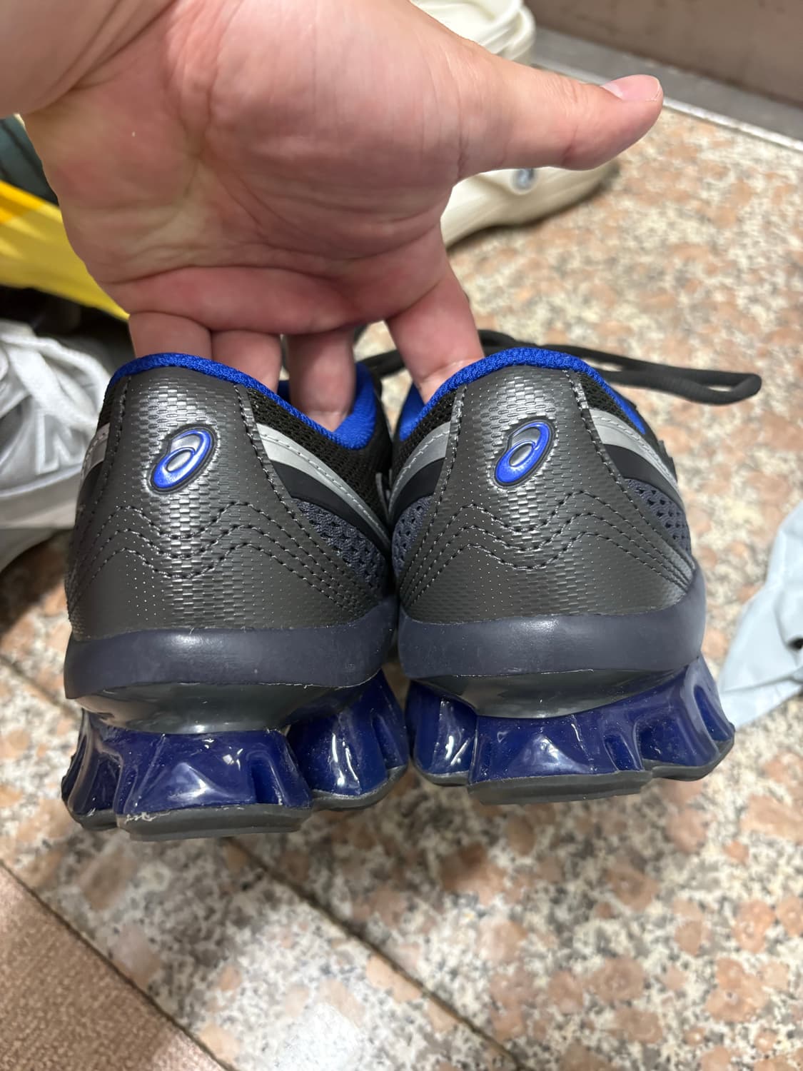 아식스x키코 코스타디노브 젤 퀸텀 다크그레이 245 상품이미지4