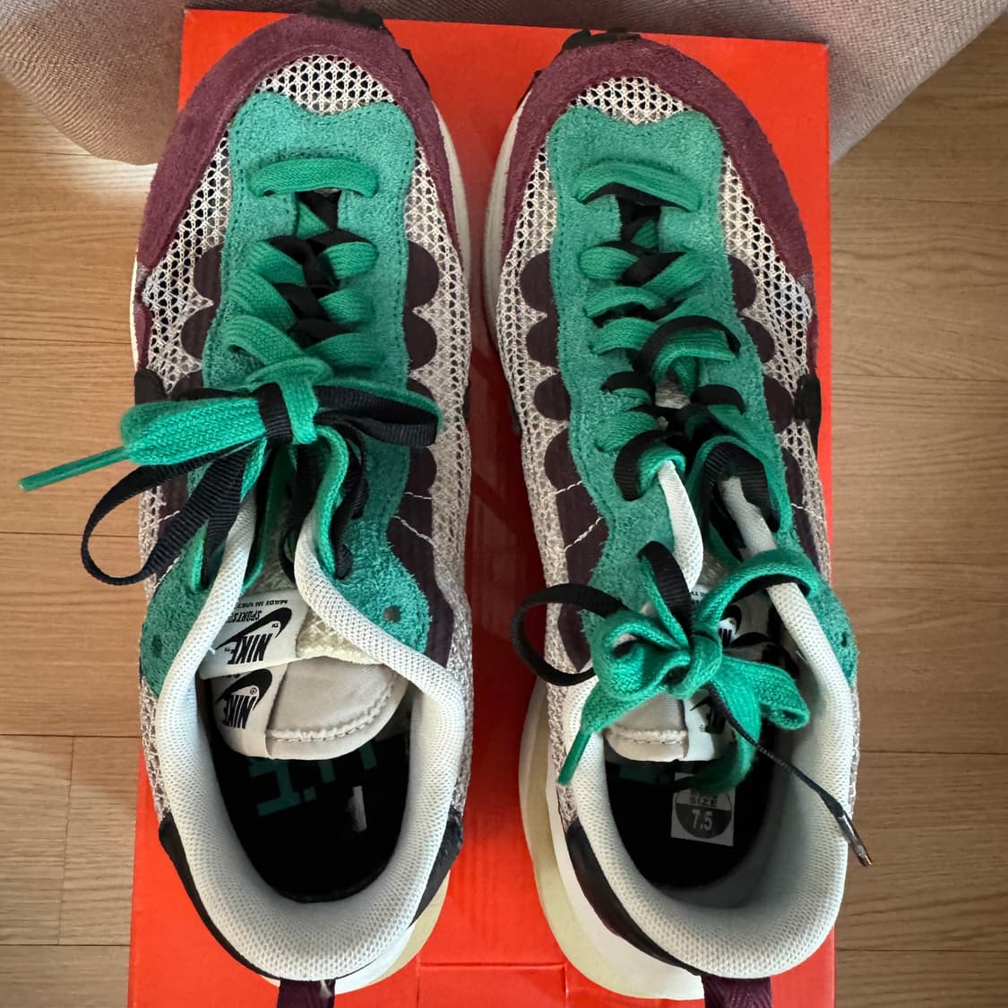 나이키 사카이 베이퍼와플 버건디 255사이즈 판매 상품이미지5